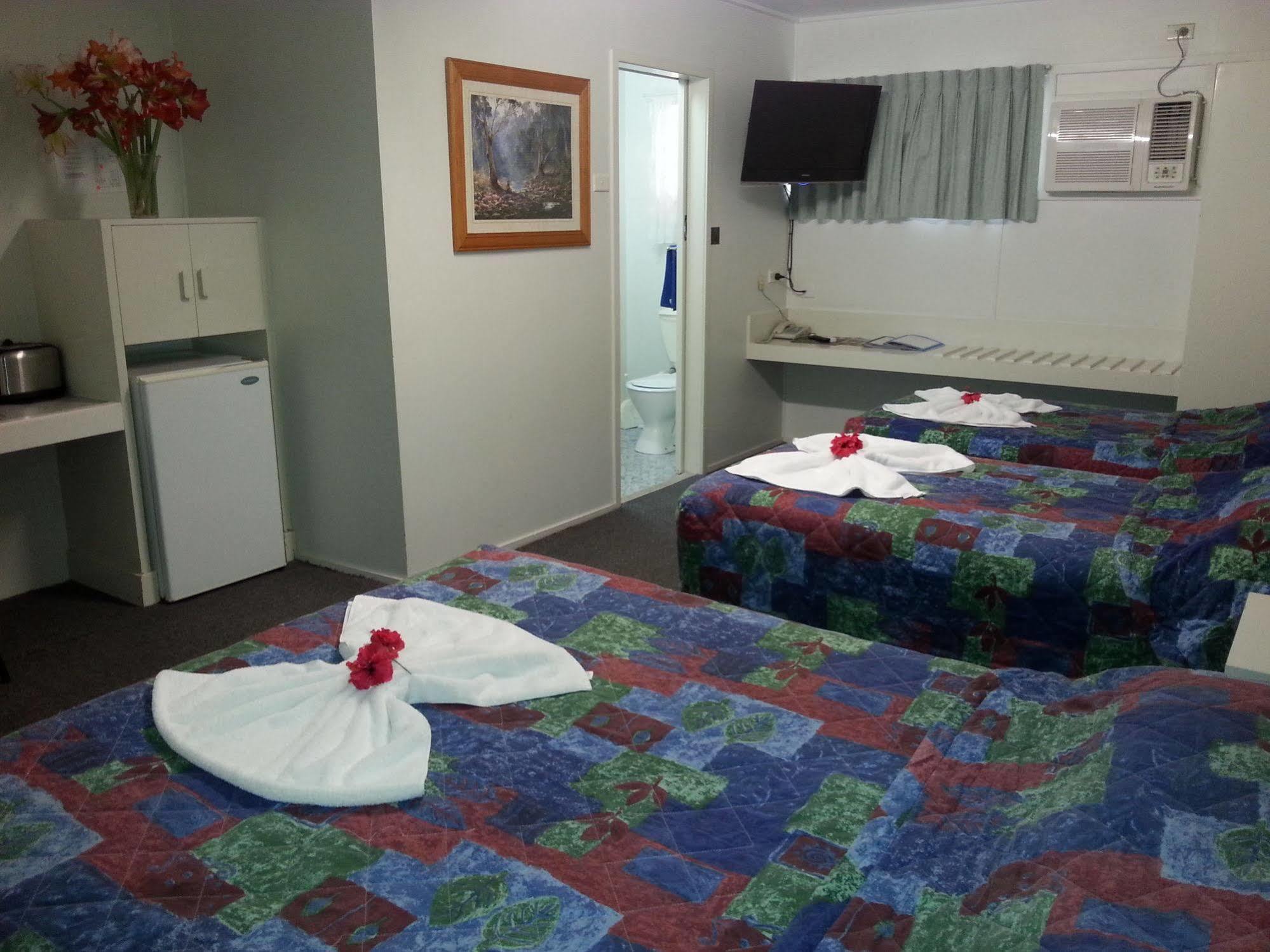 Golden Fountain Motel Rockhampton Exterior foto